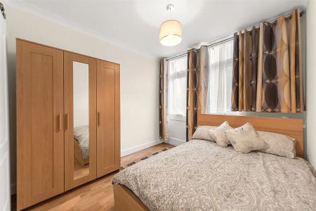 2 bedroom flat - Photo 4