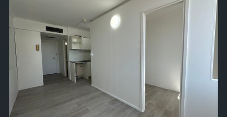 RENOVATED STUDIO 1KM TO AUBURN STATION - Photo 5