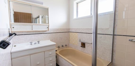 Charming family home with space for all your adventures! - Photo 2