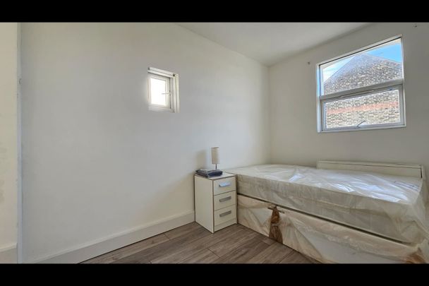 Studio Flat, Shelbourne Road, N17 - Photo 1