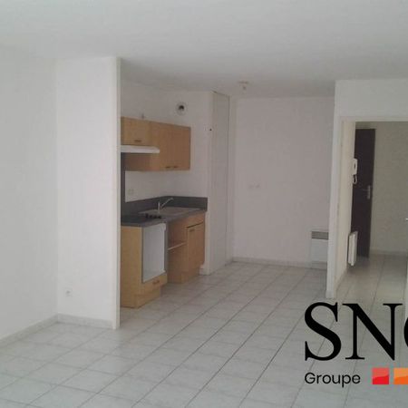 T2 AVEC TERRASSE + 2 PARKING - Photo 3