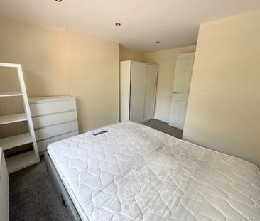 High Green Court, Cannock, Property for rent - Photo 2