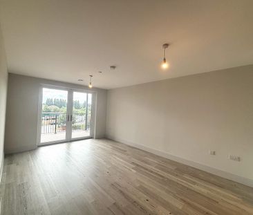 3 bedroom flat to rent - Photo 2