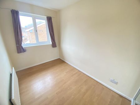 2 bedroom semi-detached house to rent - Photo 4