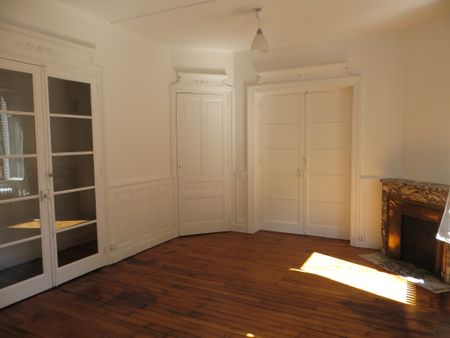 Location Appartement 3 pièces 92m² LYON 3ème - Photo 2