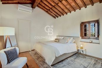 viale apua, Pietrasanta, Tuscany 55045