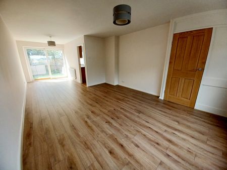 3 bedroom terraced house to rent - Photo 2