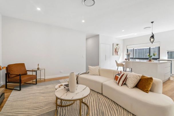 Modern 5-Bedroom Double-Storey Duplex in Central Jindabyne - Photo 1