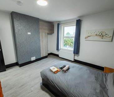 2 bedroom terraced house to rent - Photo 3