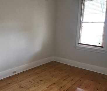 Charming Geelong West Living in a Prime Location - Photo 1