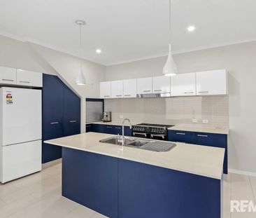 Spacious 3 bedroom home with multiple living areas in premium lifes... - Photo 5