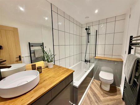 2 bedroom terraced house to rent - Photo 2