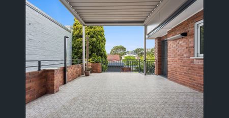 Charming Federation Home with Modern Elegance - Photo 2