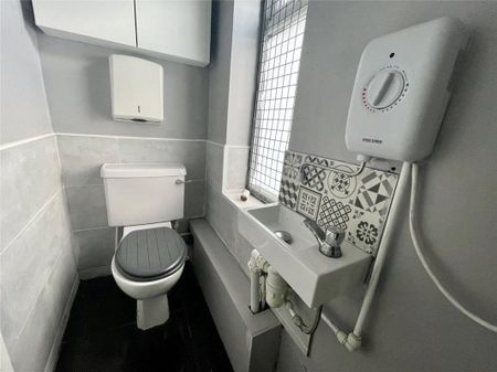 Ashley Road, Poole, Dorset, BH14 - Photo 4