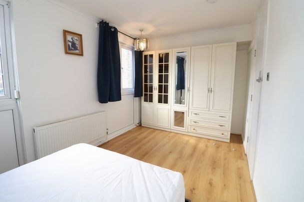 Room in a Shared Flat, Southwood Smith House, E2 - Photo 1