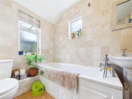 3 bedroom terraced house to rent - Photo 2