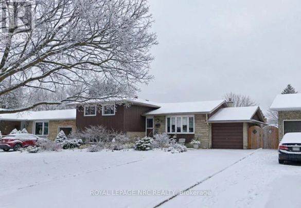 61 PRINCE PHILIP DRIVE - Photo 1