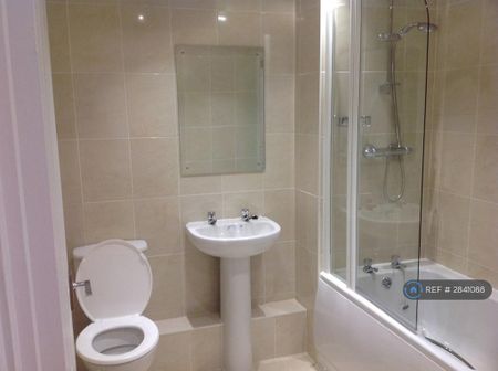 2 bedroom semi-detached house to rent - Photo 4