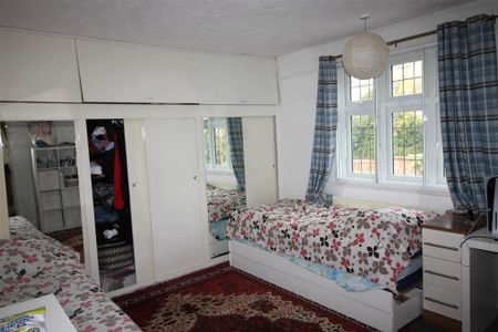 3 bedroom semi-detached house to rent - Photo 4