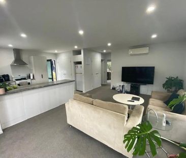 Charming 2-Bedroom Home in a Prime Coastal Location - Photo 1