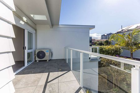 Two Bedroom , Two Carparks -Grafton - Photo 2