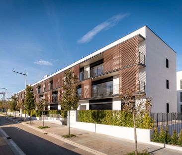 Piso de alquiler en Ronda de Jean Monnet, 230, Can Gambús - Photo 1