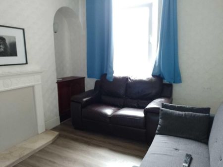 5 bedroom terraced house to rent - Photo 2