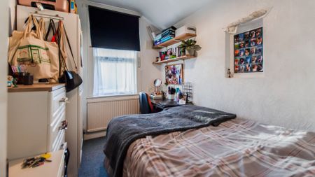 147 Warwards Lane - Photo 5