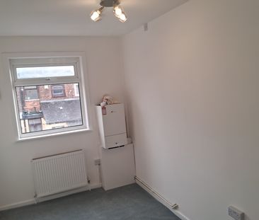 2 Bed Terraced House, Scotland Street, M40 - Photo 3