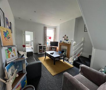 2 bedroom semi-detached house to rent - Photo 3