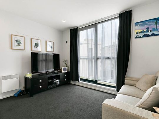 City Living at its Best!! - Photo 1