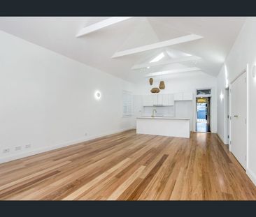 ARCHITECTURALLY DESIGNED HOME - Photo 1