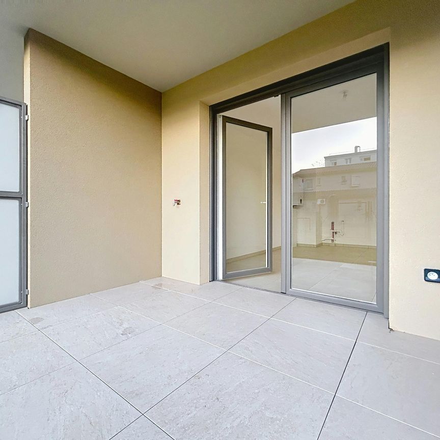 Miribel : Rare T2 neuf avec cuisine aménagée, terrasse, jardin et garage double - Photo 1