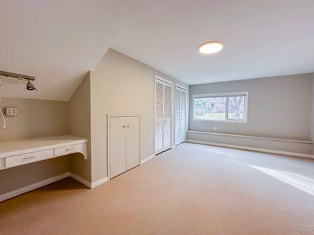 Spacious Family Home With Hot Tub And Fire Pit In St. Andrews Heights! - Photo 5