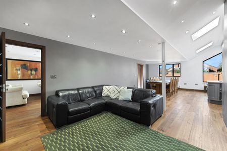 Overstrand Close, NG5 - Photo 4