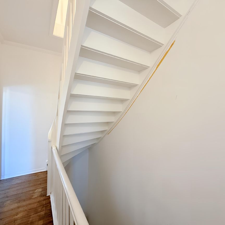 GROßZÜGIGE MASIONETTEWOHNUNG MIT 139M² IM ZENTRUM ZU MIETEN! - Photo 1