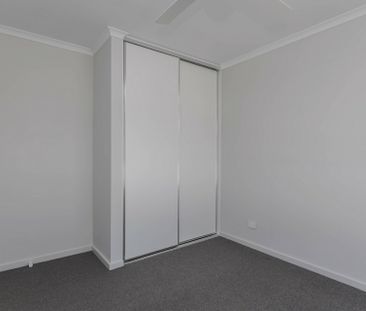 Stylish 2-Bedroom Townhouse in Prime Location - Photo 3