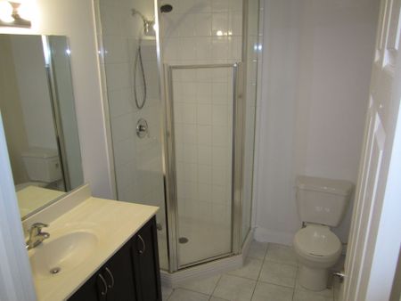 For Lease - 83 Woodbridge Avenue Unit# 402, Vaughan, Ontario - Photo 3