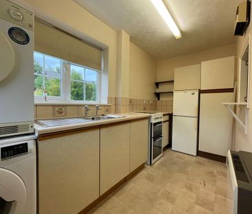 2 bedroom semi-detached house to rent - Photo 6