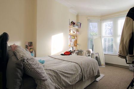 5 bedroom terraced house to rent - Photo 2