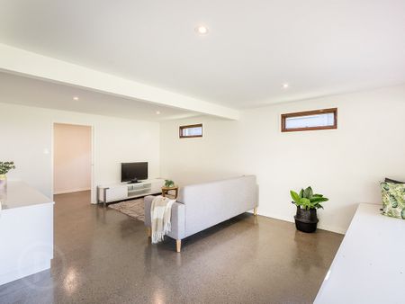 9 Longfellow Street, Norman Park QLD 4170 - House For Rent | Domain - Photo 2