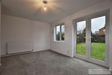 3 bedroom semi-detached house to rent - Photo 2