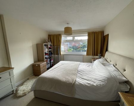 Spacious 3 Bed Semi in Rural Essex Village - Photo 3