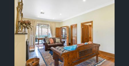 STUNNING FAMILY HOME - DETACHED HOME STUDIO - PHONE AGENT TO INSPECT - Photo 3