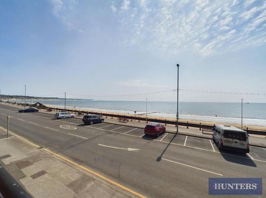 2 bedroom Flat To Let - Photo 1