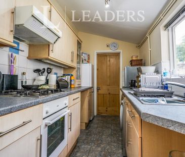 2 bedroom house to rent St. James Place, Cheltenham, GL50 - Photo 1