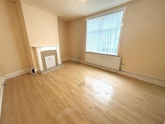 3 bedroom end of terrace house to rent - Photo 1