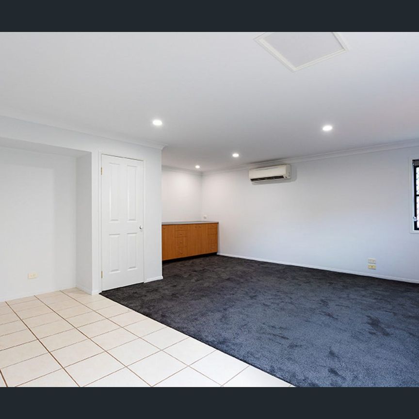 Lovely Townhouse with Crim safe security in a gated community! - Photo 1