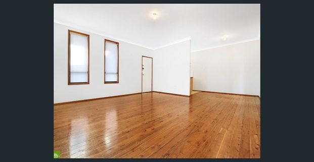 Spacious & Tidy 3-Bedroom Villa-Style Unit – Convenient Location! - Photo 1