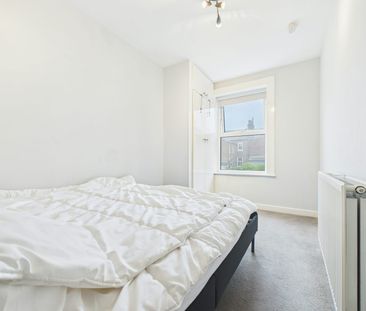 Terraced House to rent on - Photo 3